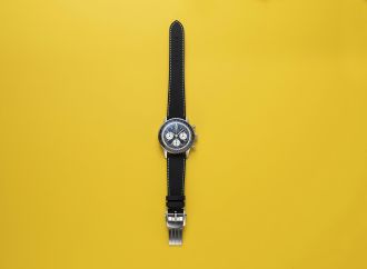 08 Breitling-Navitimer-B01-Chronograph-43-Aston-Martin-Aramco-Formula-One-Team RGB